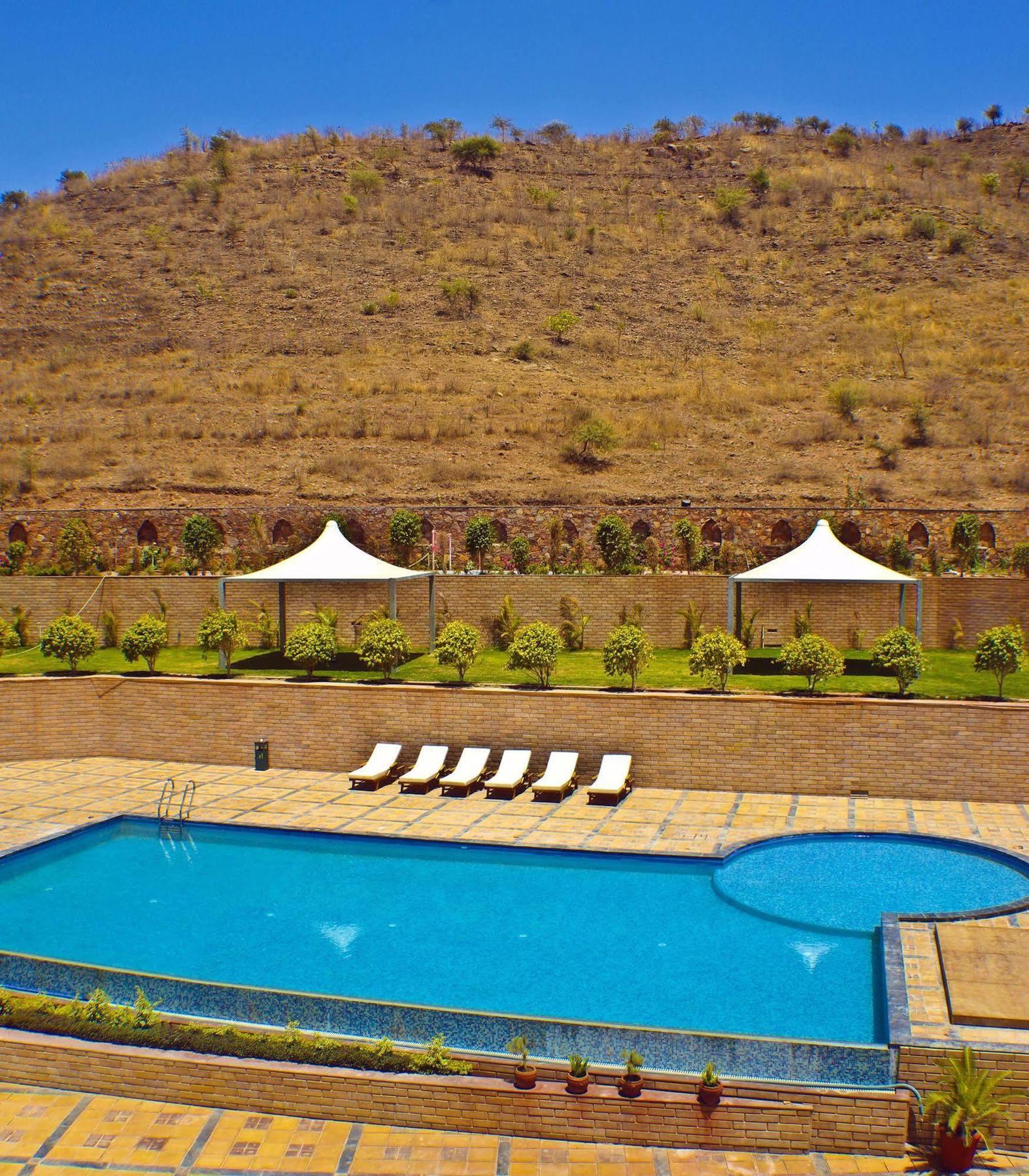 Cambay Resort, Udaipur Exterior foto