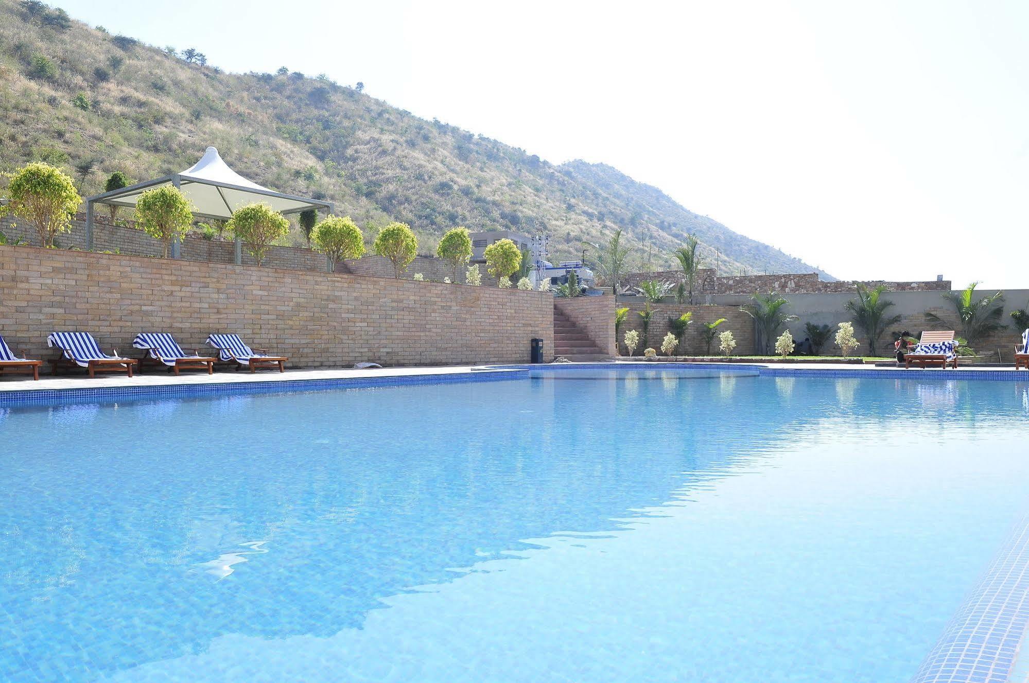 Cambay Resort, Udaipur Exterior foto